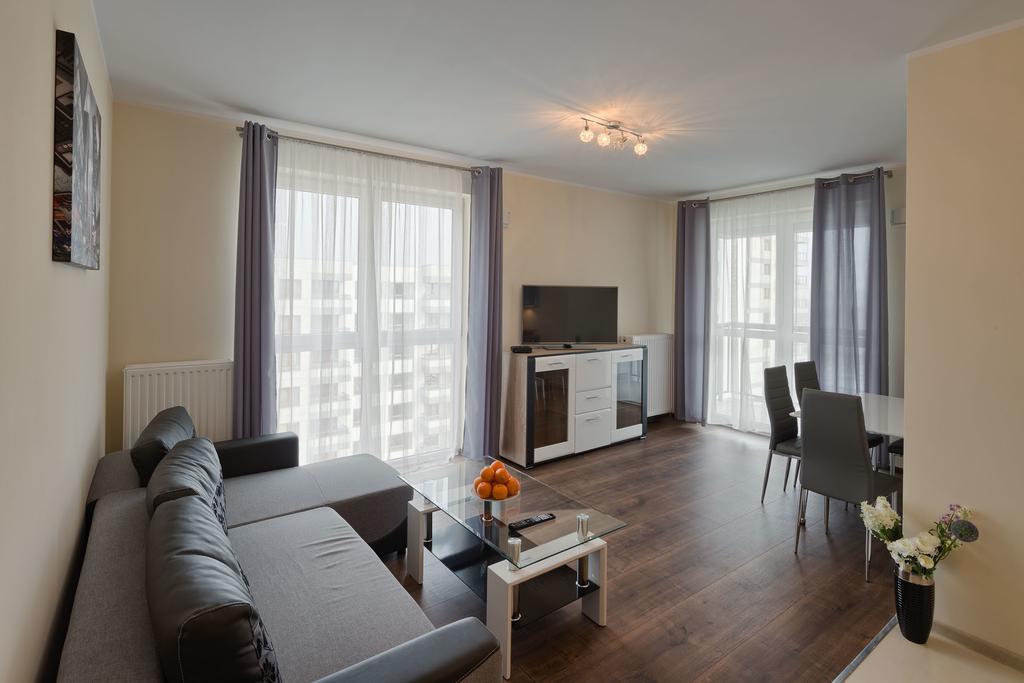 City Aparthotel Ochota Varsovia Habitación foto
