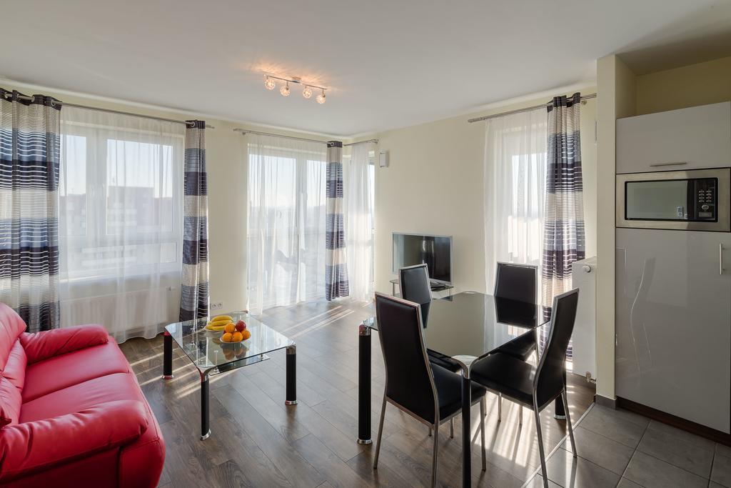 City Aparthotel Ochota Varsovia Habitación foto