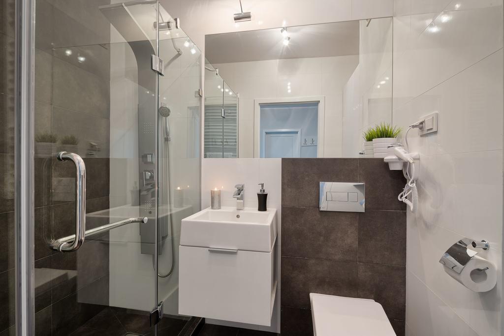 City Aparthotel Ochota Varsovia Habitación foto