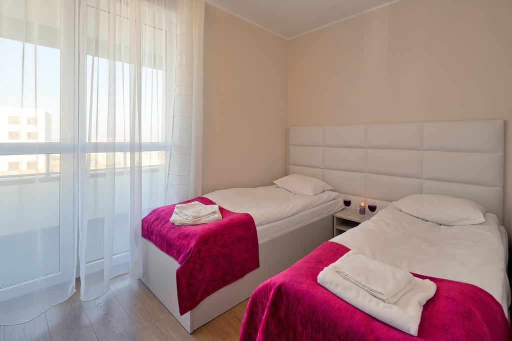 City Aparthotel Ochota Varsovia Habitación foto